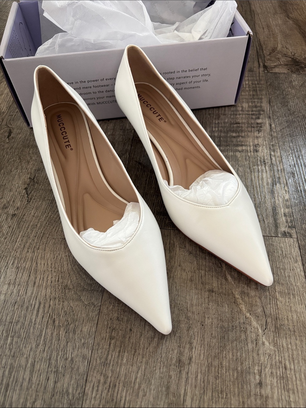 Mucccute Kitten Heels Pumps Pointed Closed Toe Heels